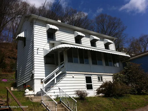 1027 W Main St, Plymouth, PA 18651
