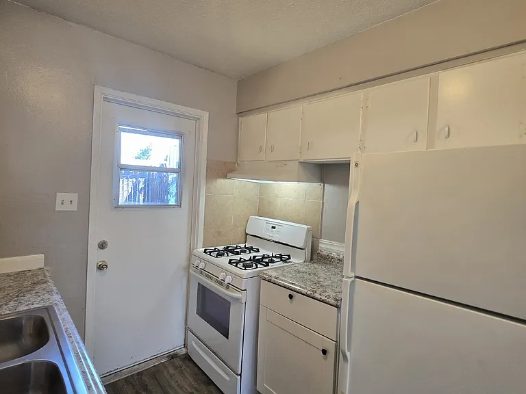 1244 N Millbrook Ave #C — Photo 5