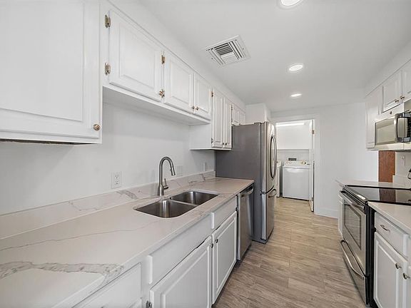 5th image of 5150 Hidalgo St Unit 1505