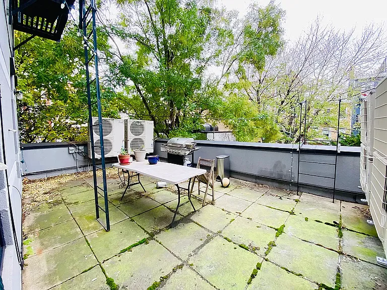 169 N 7th St #2L — Photo 15