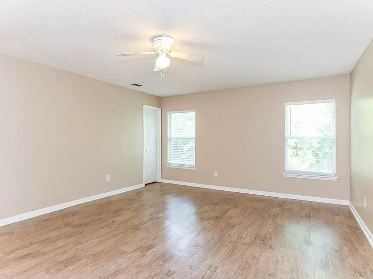 10930 Apple Blossom Trl E — Photo 8