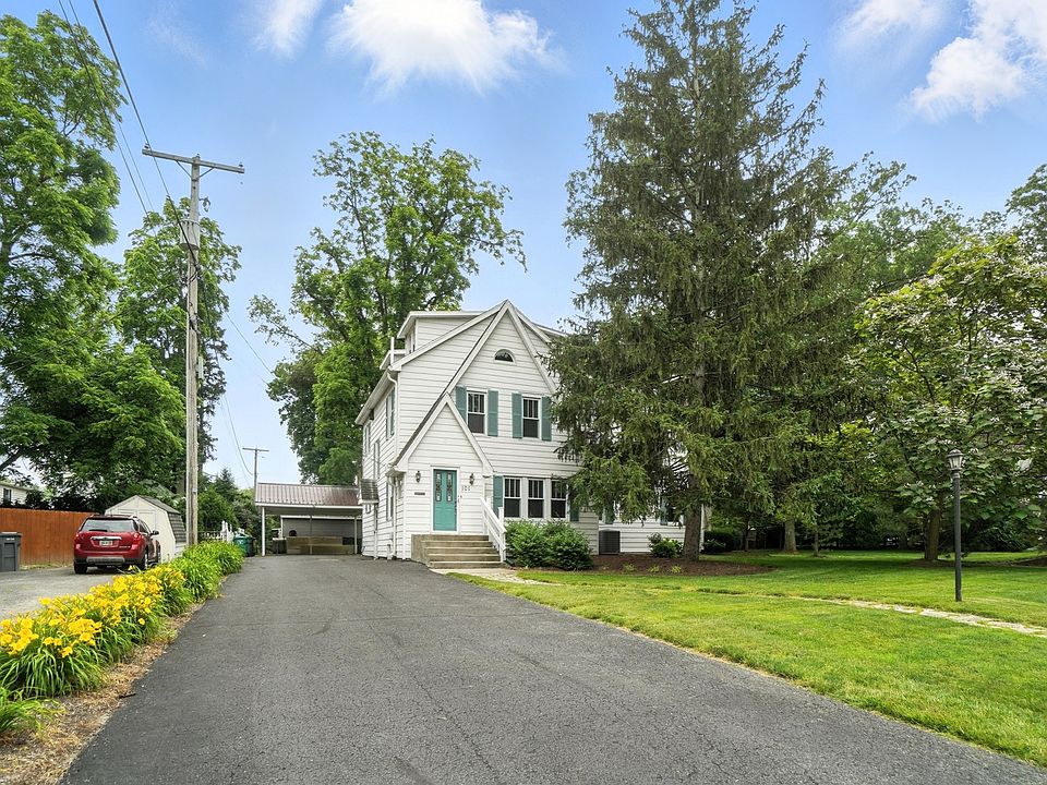 Drive to the house and carport
