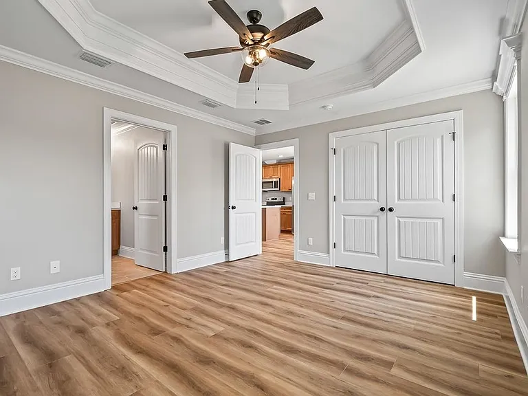 84 Merwyn Dr — Photo 12