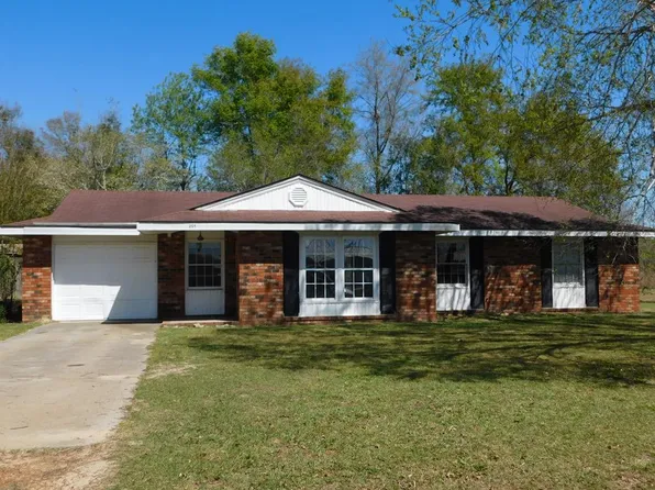 251 Chandler Ave, Reidsville, GA 30453