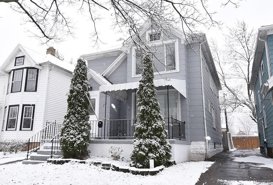 1st image of 219 Saint Lawrence Ave