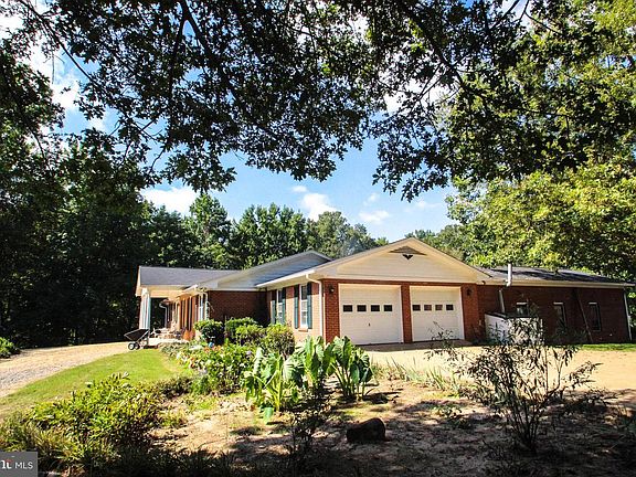 2nd image of 130 Daisy Hill Ln