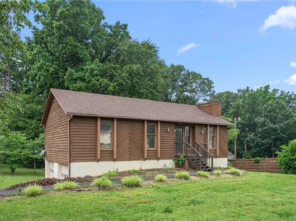 1000 Lewisville Vienna Rd, Lewisville, NC 27023