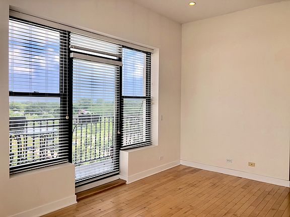 4th image of 811 W Eastwood Ave APT 602