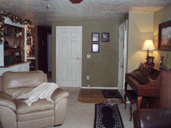3rd image of 247 Marianne Dr