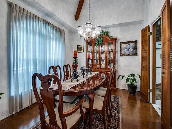 4th image of 7113 Bahama Ct