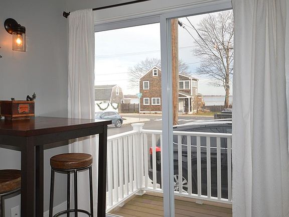 4th image of 5 Marlboro St #2
