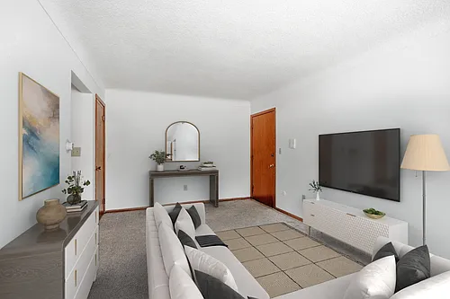 621 1st Ave S #5 Photo 1