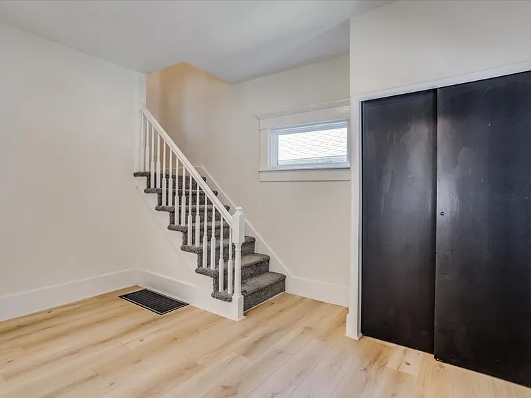 1227 N Lewellen Ave — Photo 6