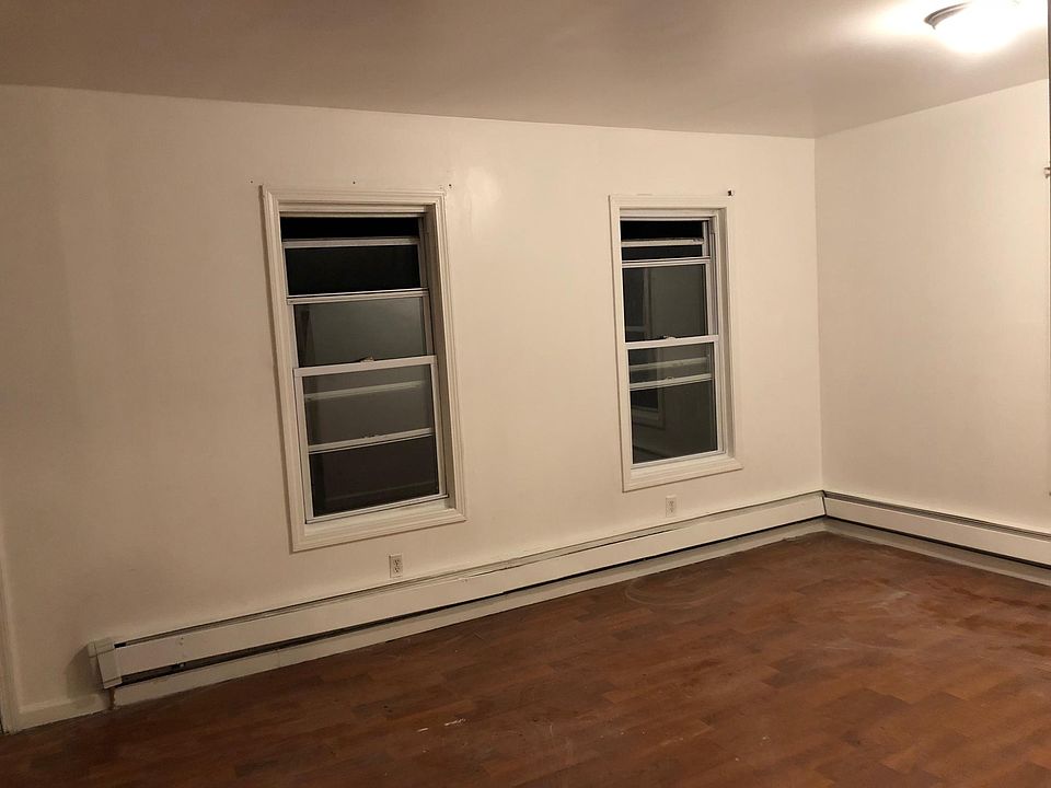 2nd image of 59-61 Sherwood Ave