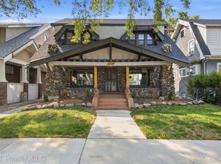 98 Massachusetts St, Highland Park, MI 48203