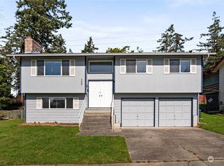 720 NW Hyak Dr, Oak Harbor, WA 98277