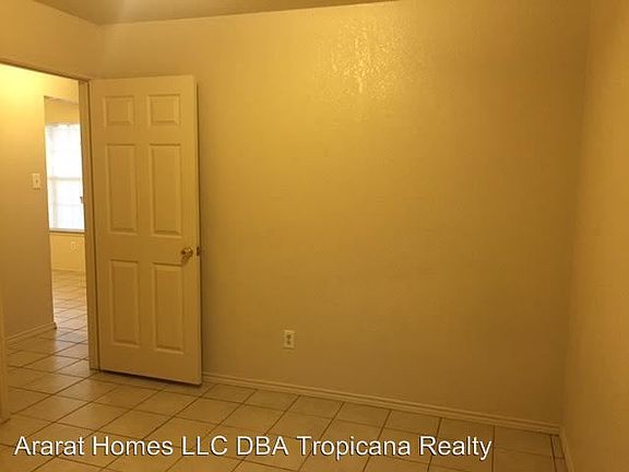 3rd image of 3401 Toledo Dr APT A