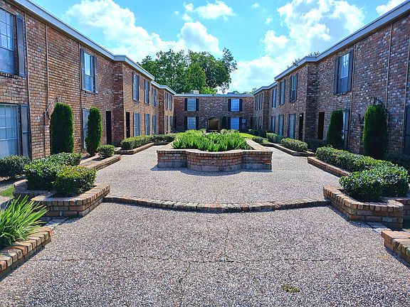 Regents Walk Townhouse