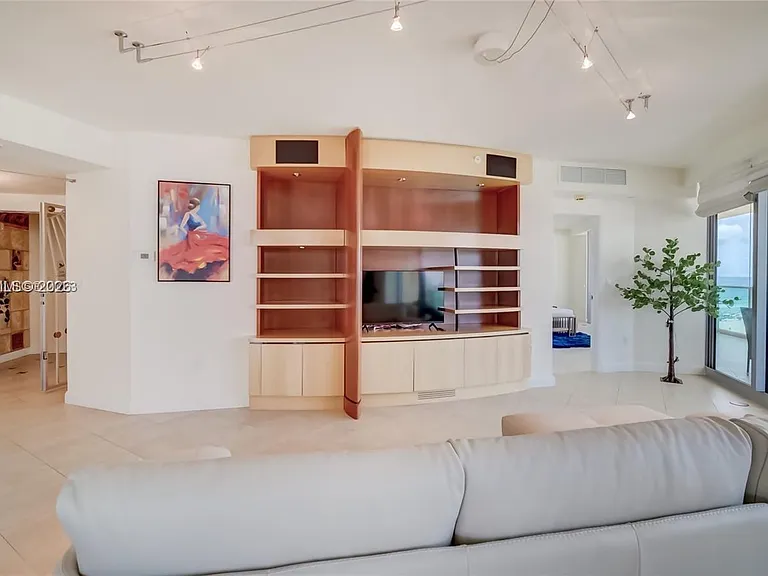 1455 Ocean Dr #902 — Photo 6