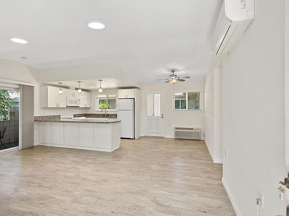 4th image of 584 Avenida Majorca Unit A