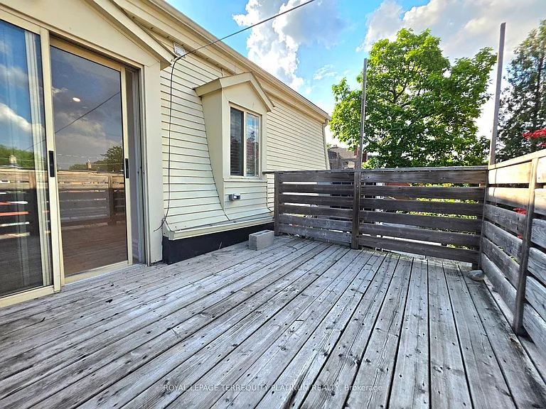 11 Beaconsfield Ave — Photo 24