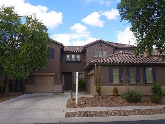 4 Bedroom, 2.5 bath, 3 car 