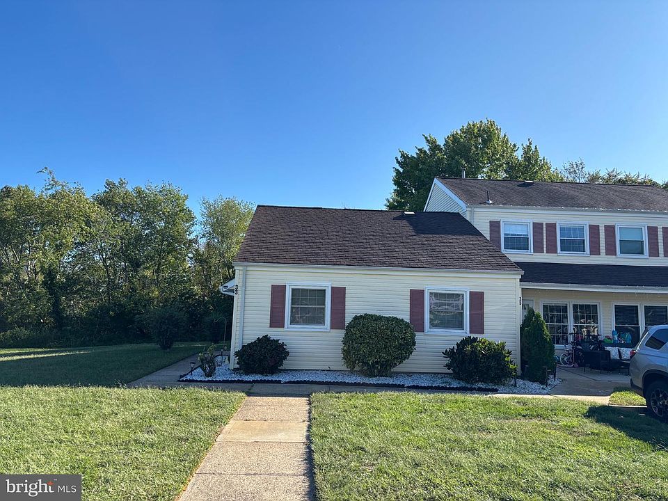 1st image of 33 Mediterranean Ct