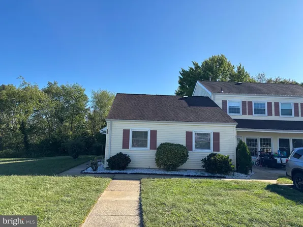 33 Mediterranean Ct, Barnegat, NJ 08005