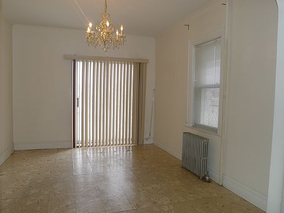 3rd image of 2524 Woodhull Ave