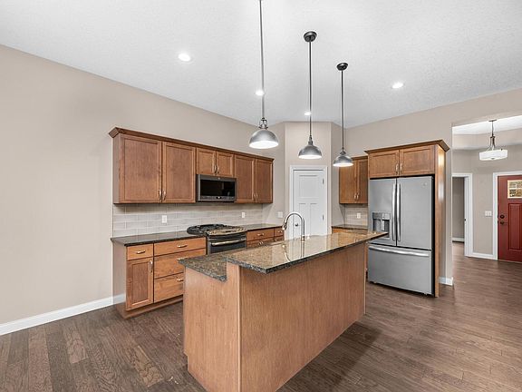3rd image of 2643 Pheasant Creek Cir