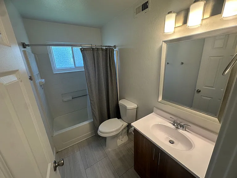 9101 Rosewood Dr — Photo 31