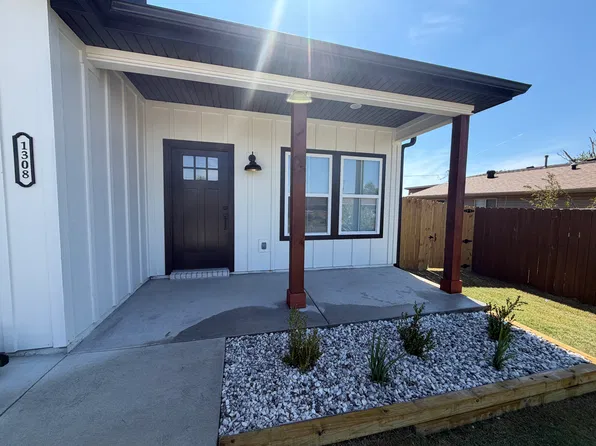 1308 W Beech Dr #B, Rogers, AR 72756
