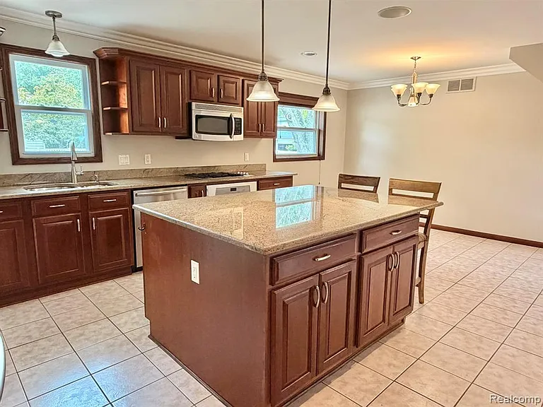 2111 Earlmont Rd — Photo 8