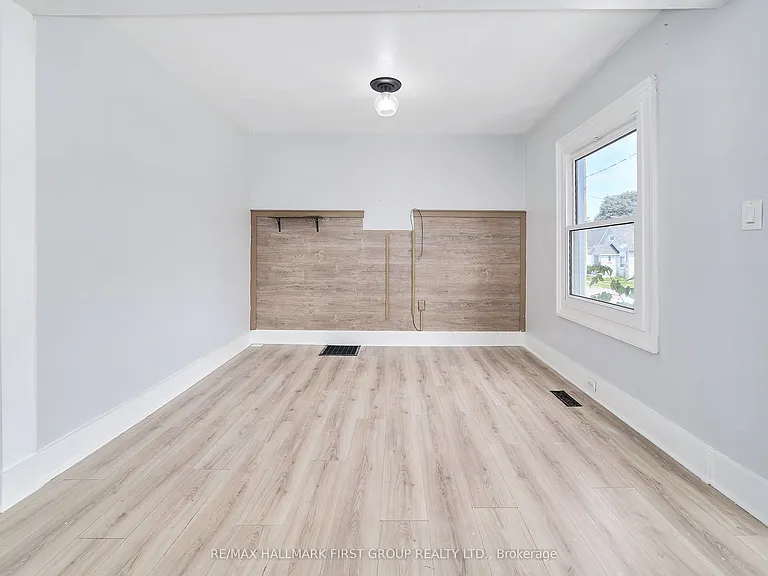 314 Nassau St — Photo 9