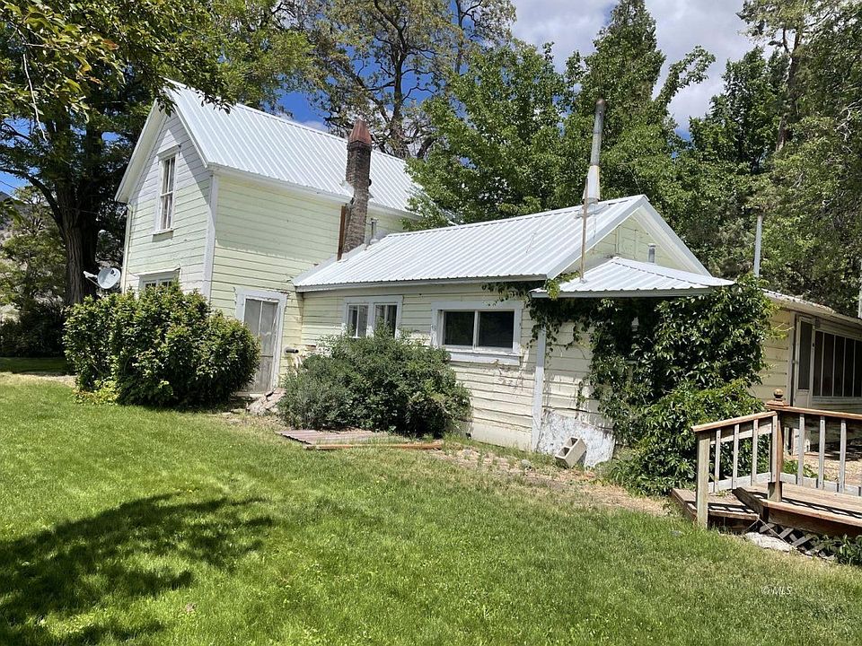 2nd image of 163 Main St