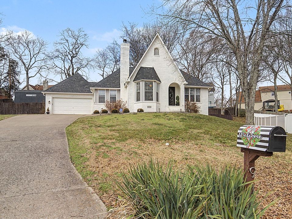 1st image of 910 Spanish Oak Cir