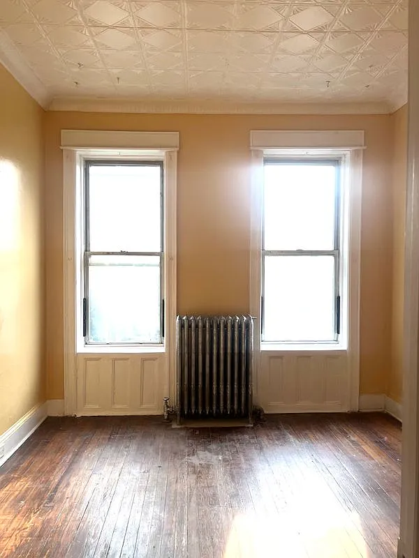 3 bed, 1.0 bath, 1200 sqft, $3,594 — Photo 4