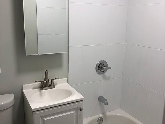 5th image of 510 Clinton Ave #5