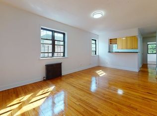 20-43 20th St #3C, Astoria, NY 11105