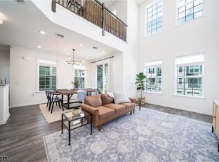 101 Sequoia Dr, Cedar Grove, NJ 07009