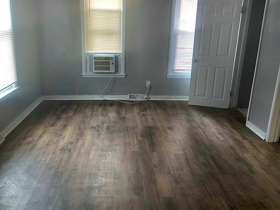 2nd image of 627 Kent St #1