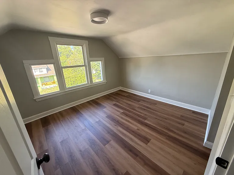 2885 Shaffer Ave — Photo 16