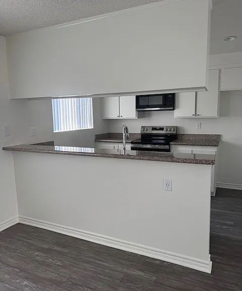 Westbay Apartments — Photo 63