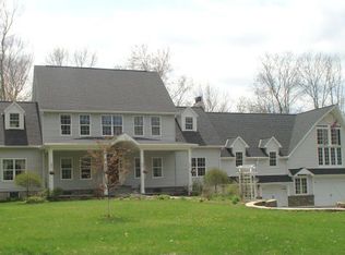 27 Smoke Ridge Dr, Sherman, CT 06784