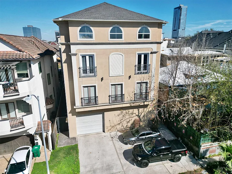 314 W Bell St #201 — Photo 30