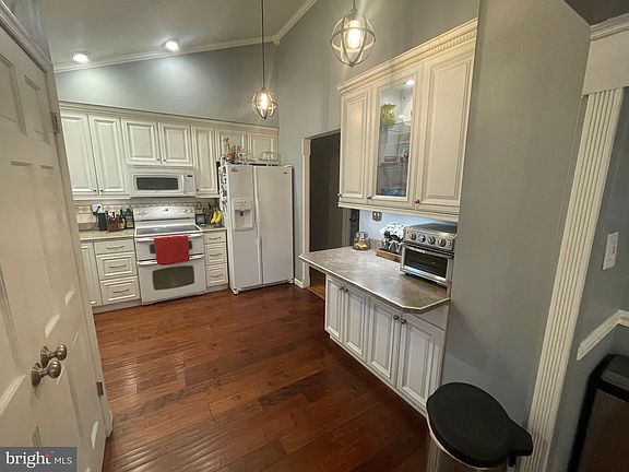 4th image of 108 Lincoln Dr