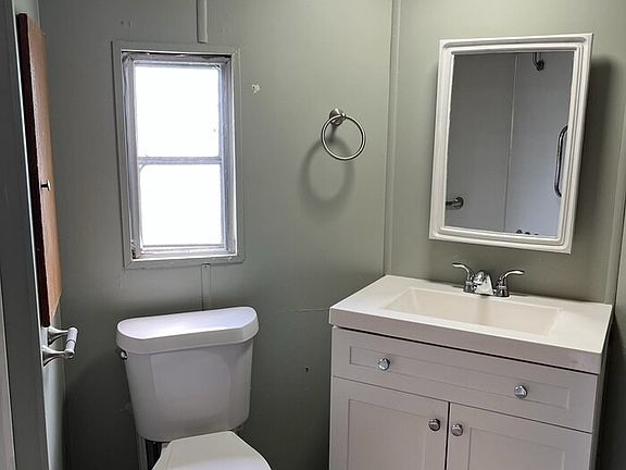 5th image of 8379 Russell Ln