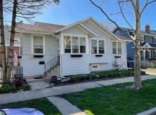 2445 Prospect Ave, Evanston, IL 60201