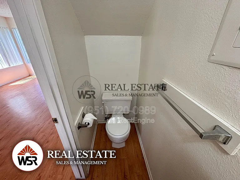 1966 W Linden St — Photo 12