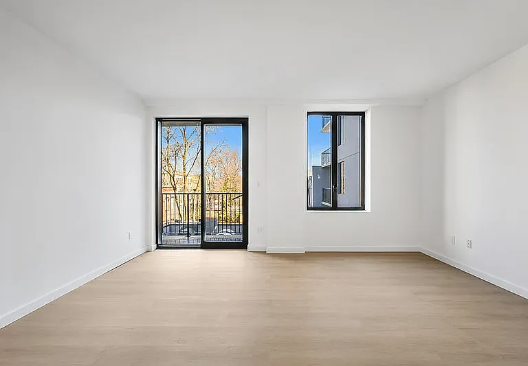 645 Park Pl #4J — Photo 3